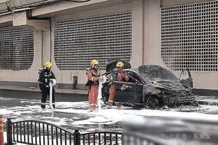 徐静雨怒喷科尔：这绝世蠢货配当教练？这用人时间能赢？